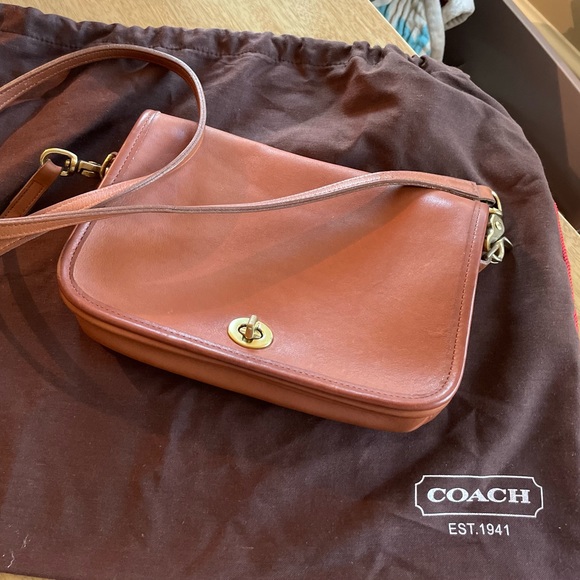 Vintage Coach British Tan Crossbody - Picture 4 of 7